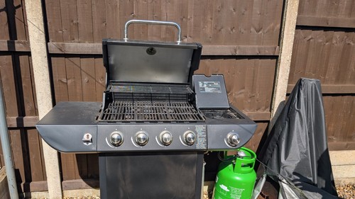 Gas bbq with - gas, burner